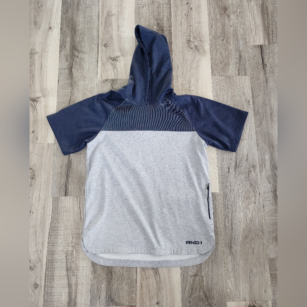 And1 Short-Sleeve Hooded Tee in Navy & Light Gray